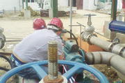 徐州防水材料公司氯化石蠟/芳烴油管道防凍電伴熱系統